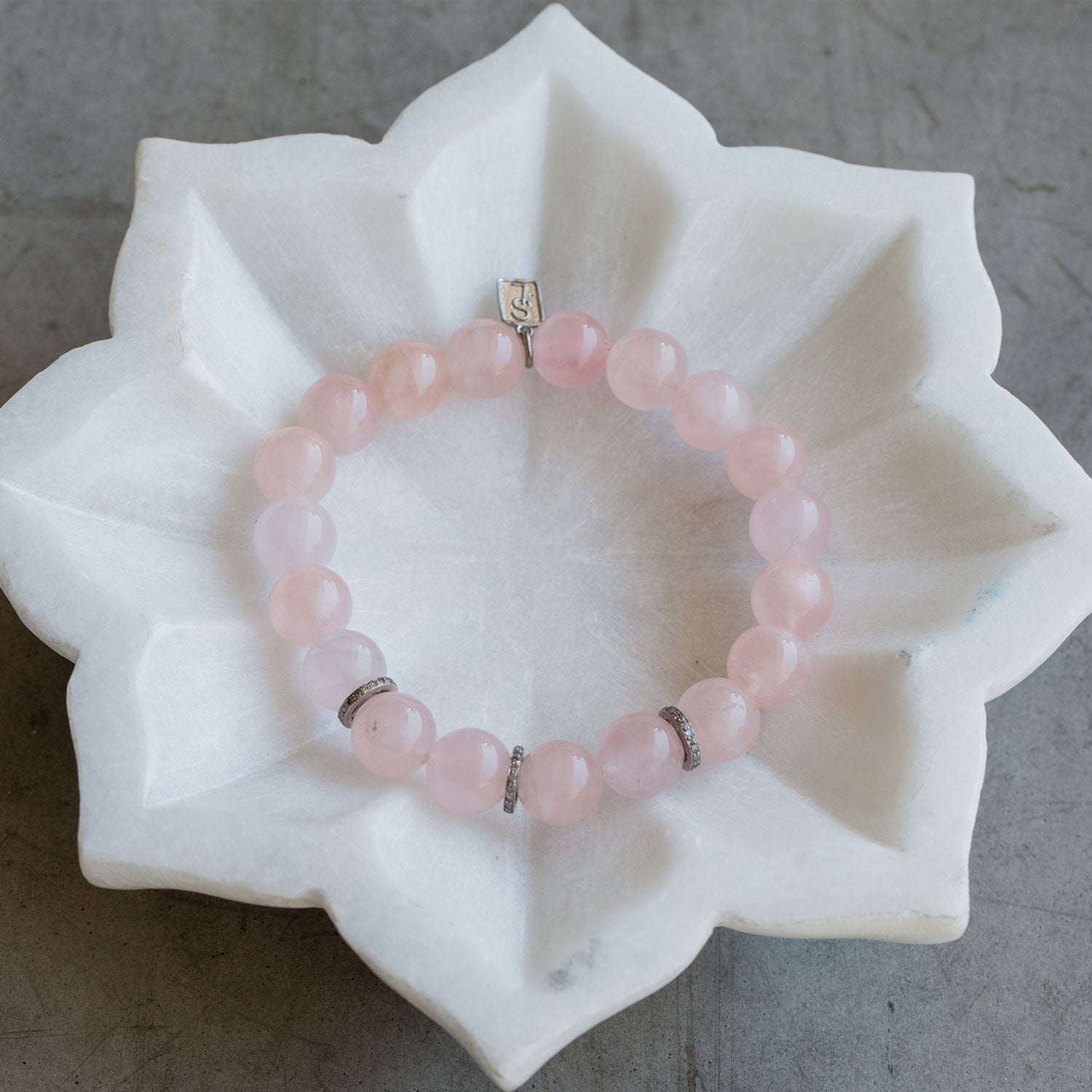 Bracelet in natural pearls and Rose Quartz - Cloralys Bijoux