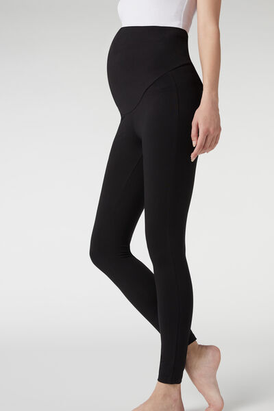 Calzedonia Malta - A beautiful mum-to-be spotted in her Cashmere Tights 💕  Opaque tights with inner panel which adapts to the shape of the stomach  [MIC037] #calzedonia #ChiaraWearsCalzedonia #tights #Maternity