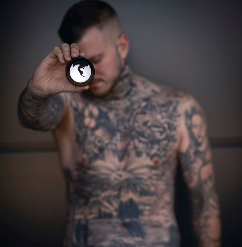 Proud Fox Tattoo Balsam - Lass' deine Tattoos strahlen - Tattoo creme - Tattoos pflegen - Regeneriert Hautzellen - Befeuchtet Haut - Hält Tattoos gesund - Tätowieren Tätowierung - Natürliche Inhaltsstoffe - Kostenloser Versand - Frisch hergestellt - Proudfox Inspiration - Stolze Fuchs