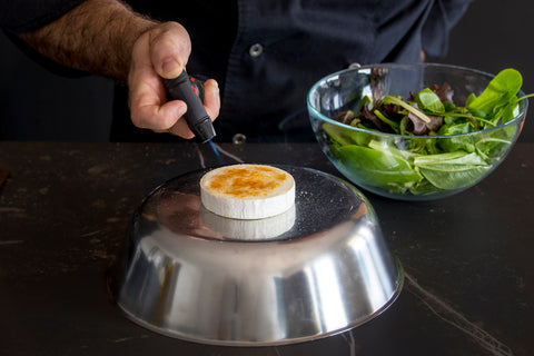 Ensalada de queso de cabra y vinagre de trufa blanca