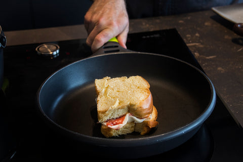 Mixto de jamón ibérico, brie y trufa negra