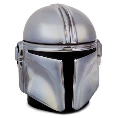 https://cdn.shopify.com/s/files/1/0378/0247/5658/files/Star-Wars-Mandalorian-Sculpted-Helmet-Ceramic-Jar_1SHP2163_01_250x250@2x.jpg?v=1683298934