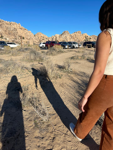 Edie Kahula Pereira_Everyday oil BTS_Joshua Tree_Edie+abrielle_shadows