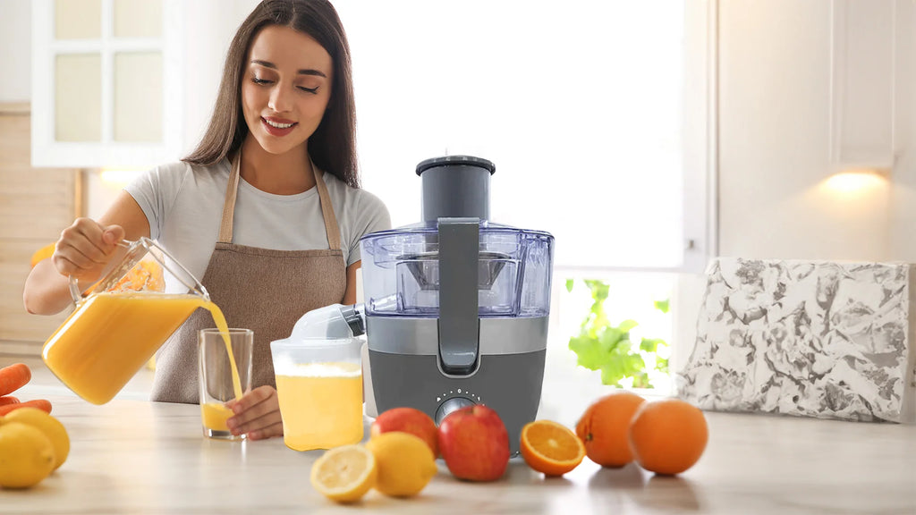 lady-using-her-condura-juicer-to-make-fresh-juices-concepstore-iwd2024-article