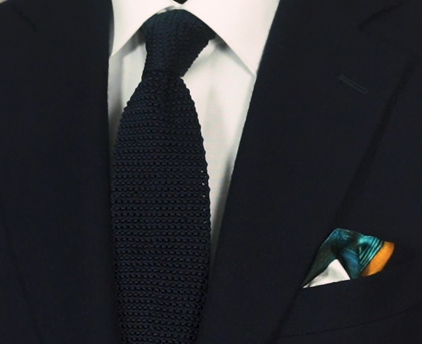 How to wear a knitted tie