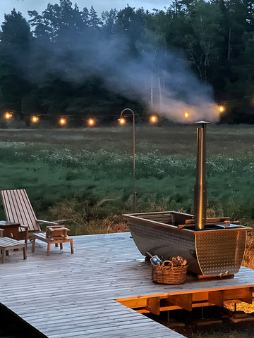 Hikki Bohemen Outdoor baths in Grand Designs Sweden. Photo: @studiohe_ 