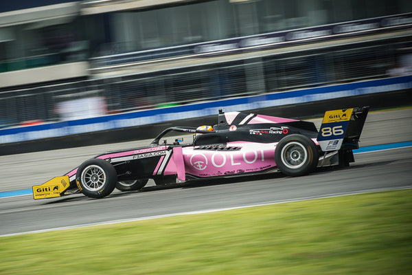 The pink Oloi F3 car races at Buriram International Circuit