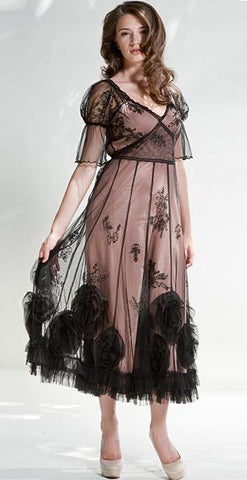 Vintage-Era Dress in rose/black