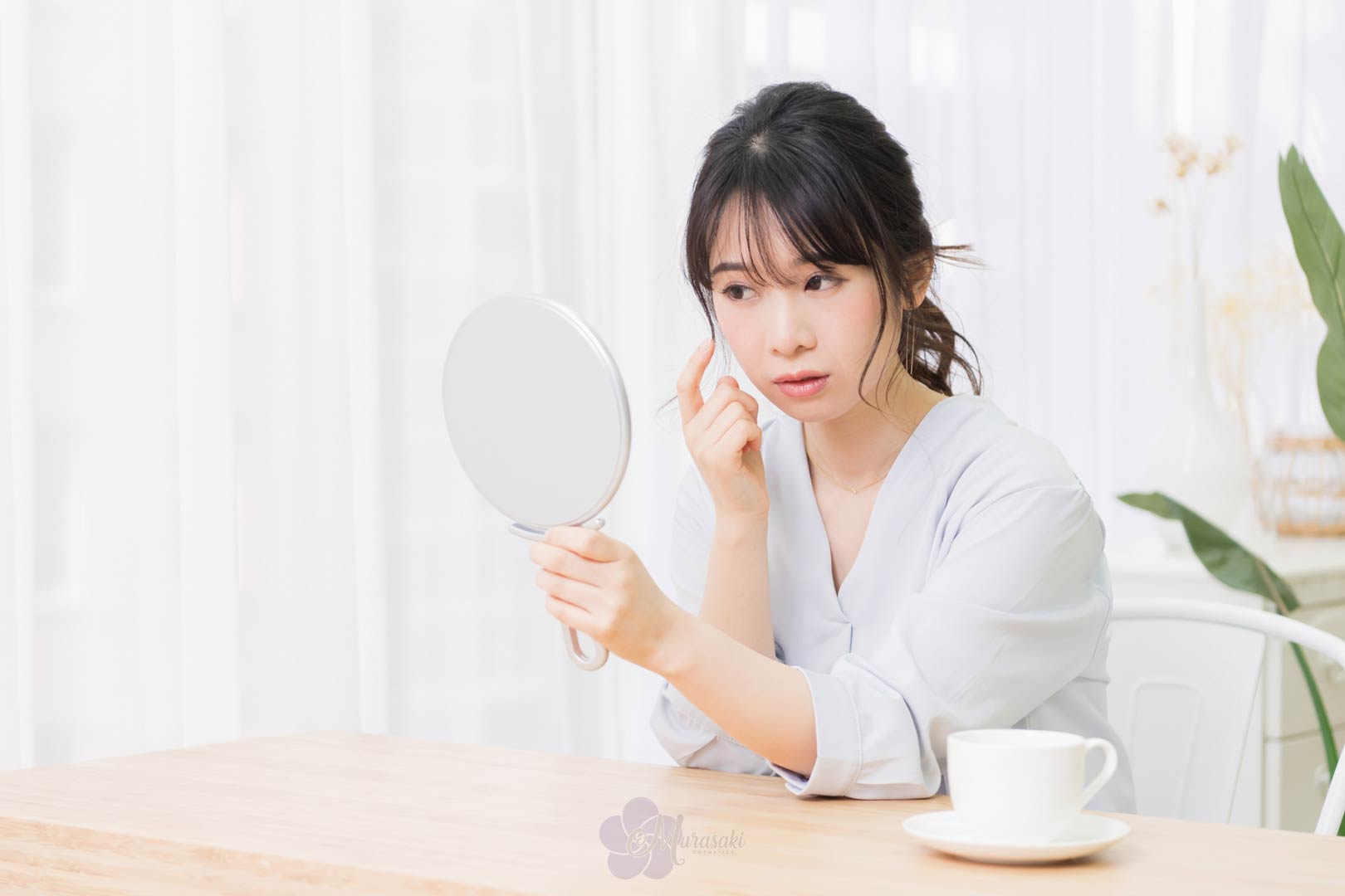 Top 6 Japanese skincare products for oily skin. Best J-Beauty products for oily skin. Murasaki Cosmetics Blog. Japanese skincare & cosmetics Europe. 