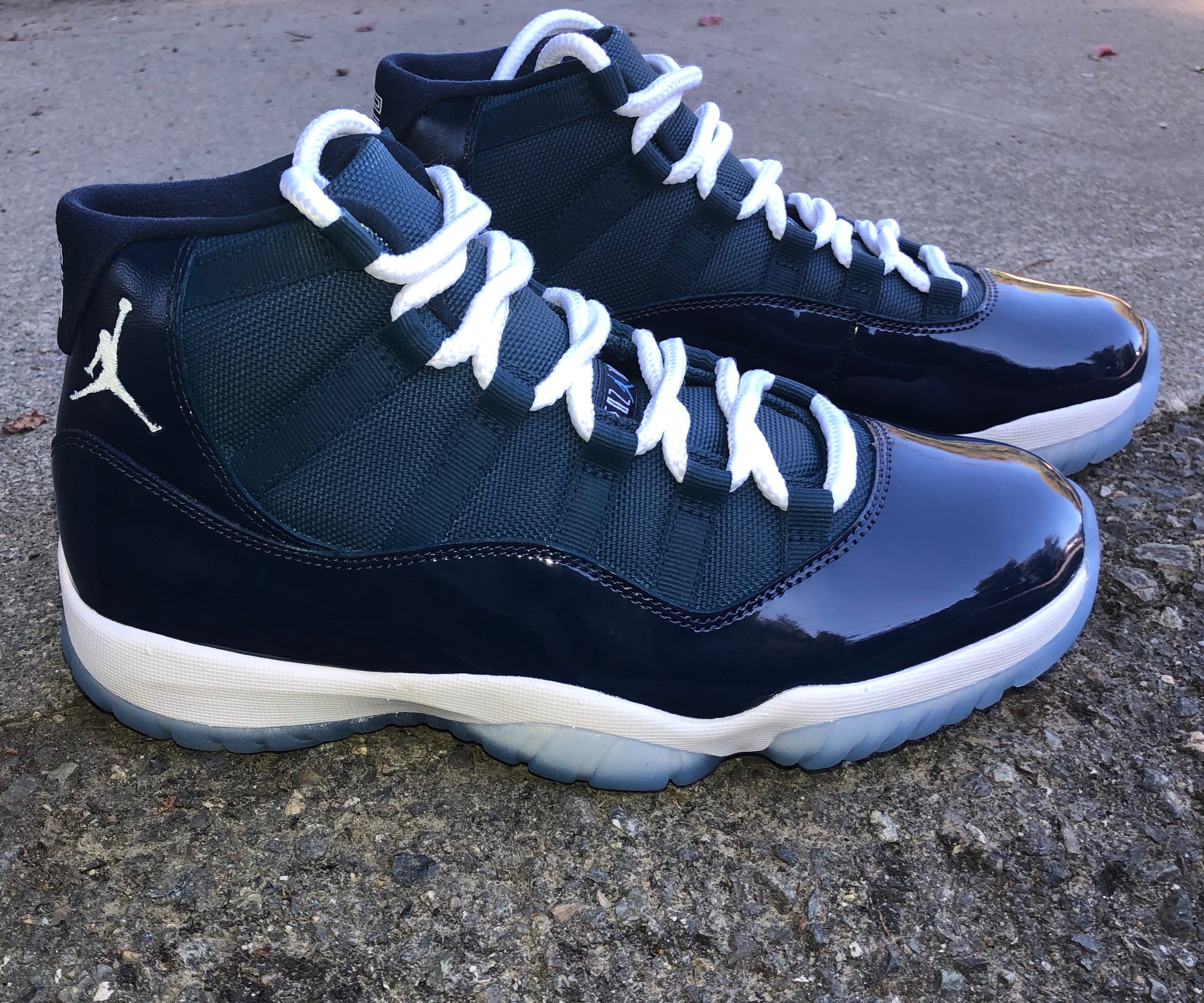 midnight blue jordan 11 release date