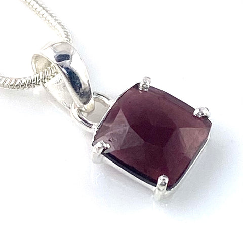 https://kejadesigns.com/products/garnet-cushion-cut-faceted-sterling-silver-pendant?_pos=32&_sid=0caa74731&_ss=r