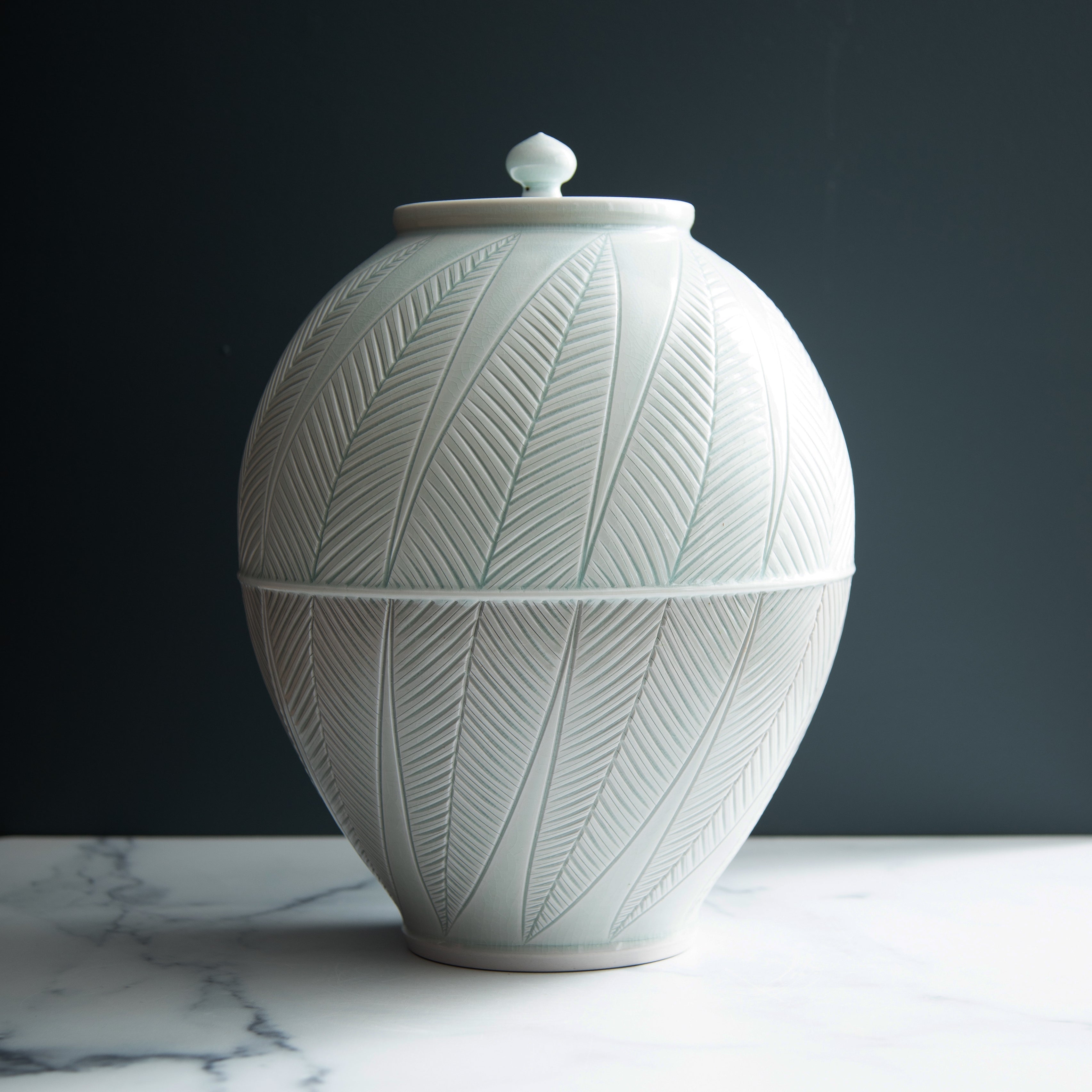 Leaf Pattern Urn Tall