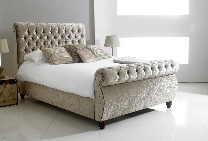 An image of Swan Sleigh Chesterfield Bed