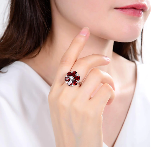 Garnet Flower Fashion Ring