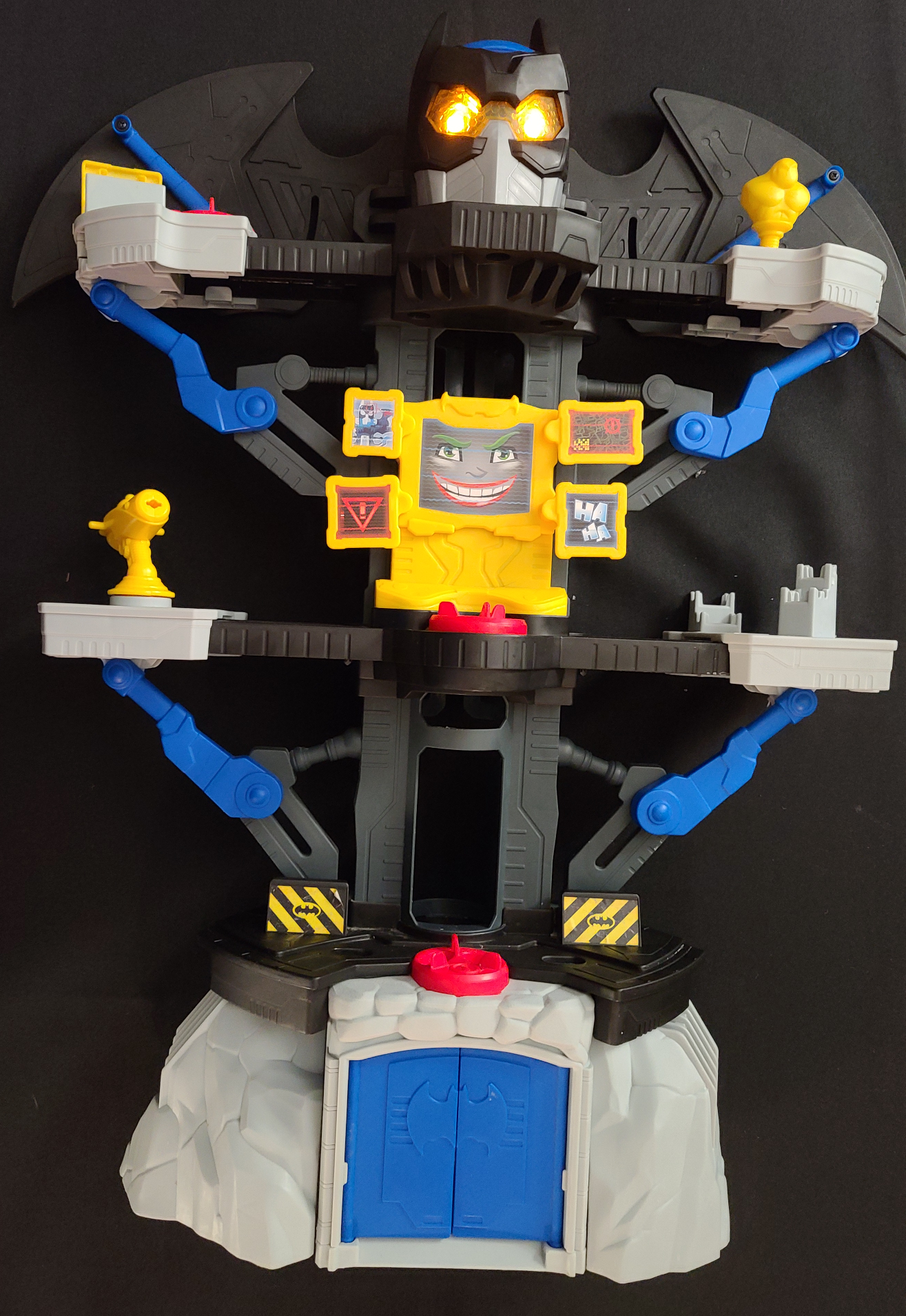 imaginext dc super friends transforming batcave playset