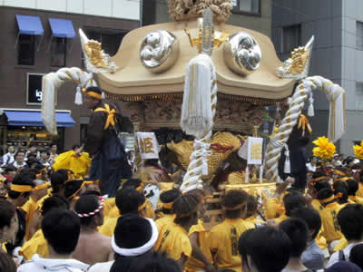 At the 2003 Kobe Festival