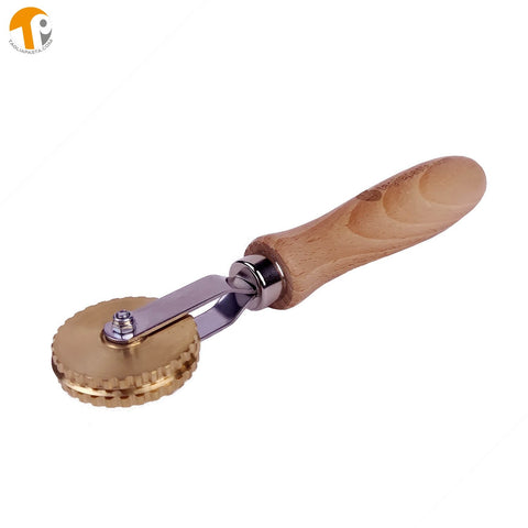 Brass Fluted Pastry and Pasta Wheel — Consiglio's Kitchenware