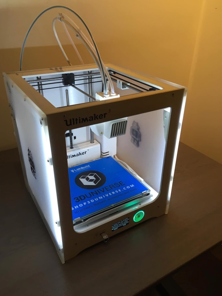 An Ultimaker 3D printer 