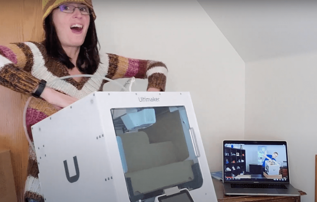 Unboxing the Ultimaker S3 3D printer