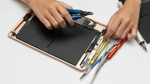 Replace the iPad battery in time