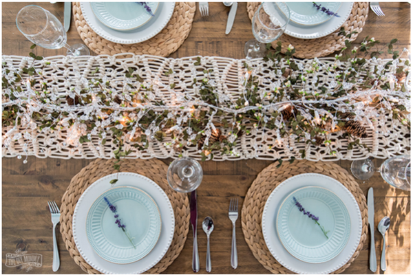 Christmas table setting 