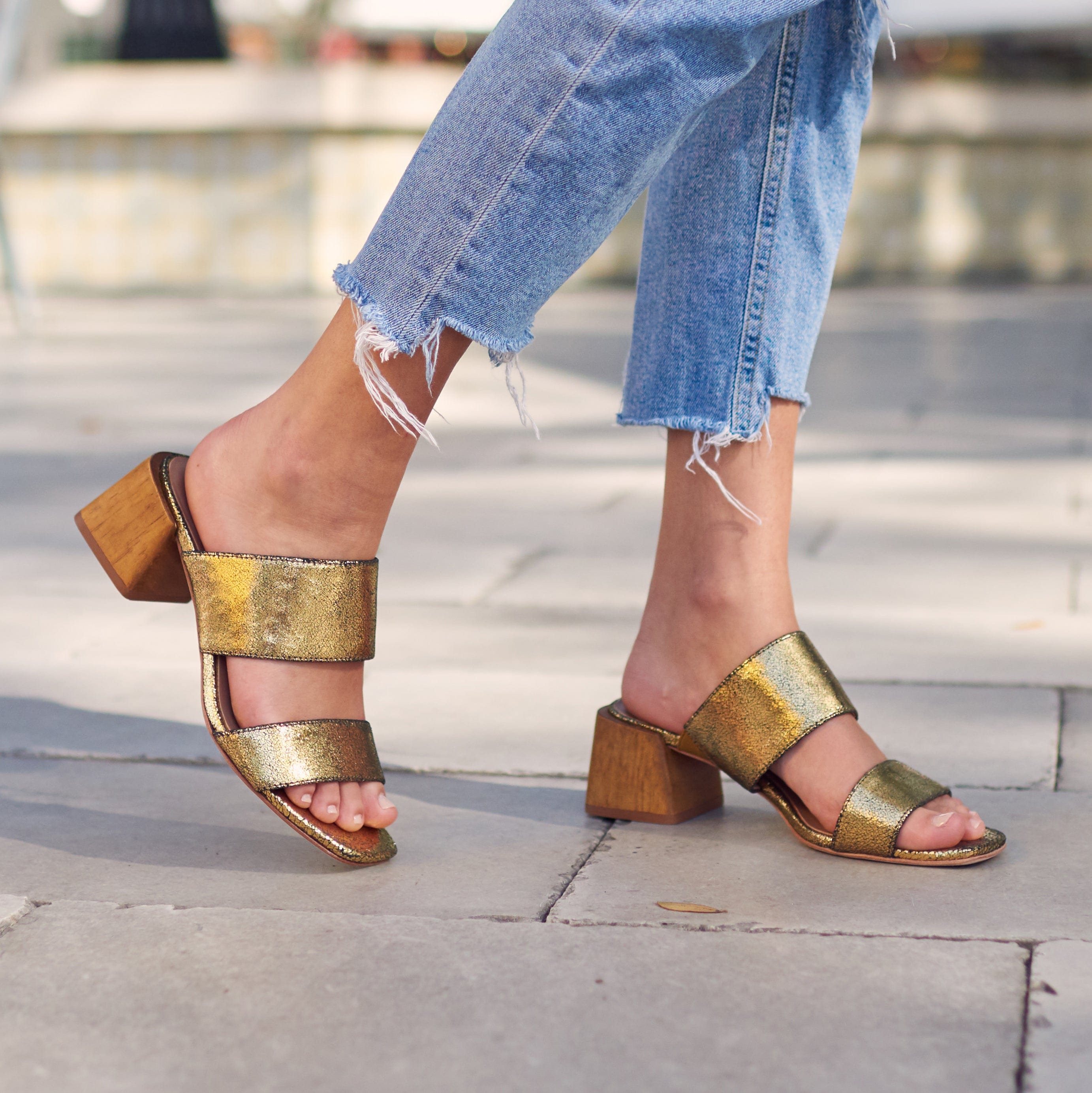 Bri Slide Sandal in Gold Crackle 