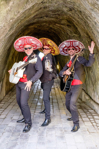 Beato Burrito strolling Mariachi band