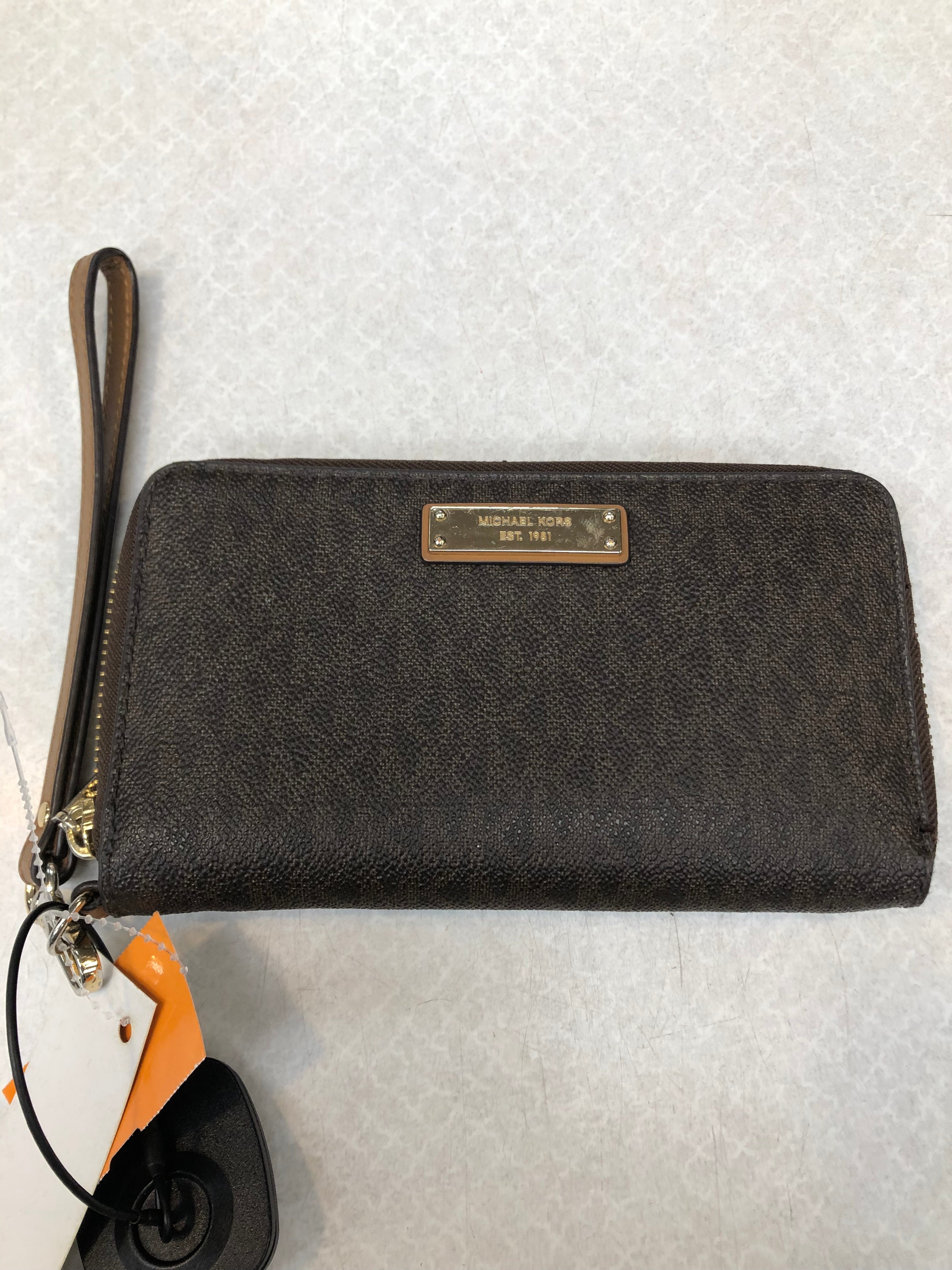 Wristlet Designer By Michael Kors Size: Medium – Clothes Mentor Newport  News VA #200