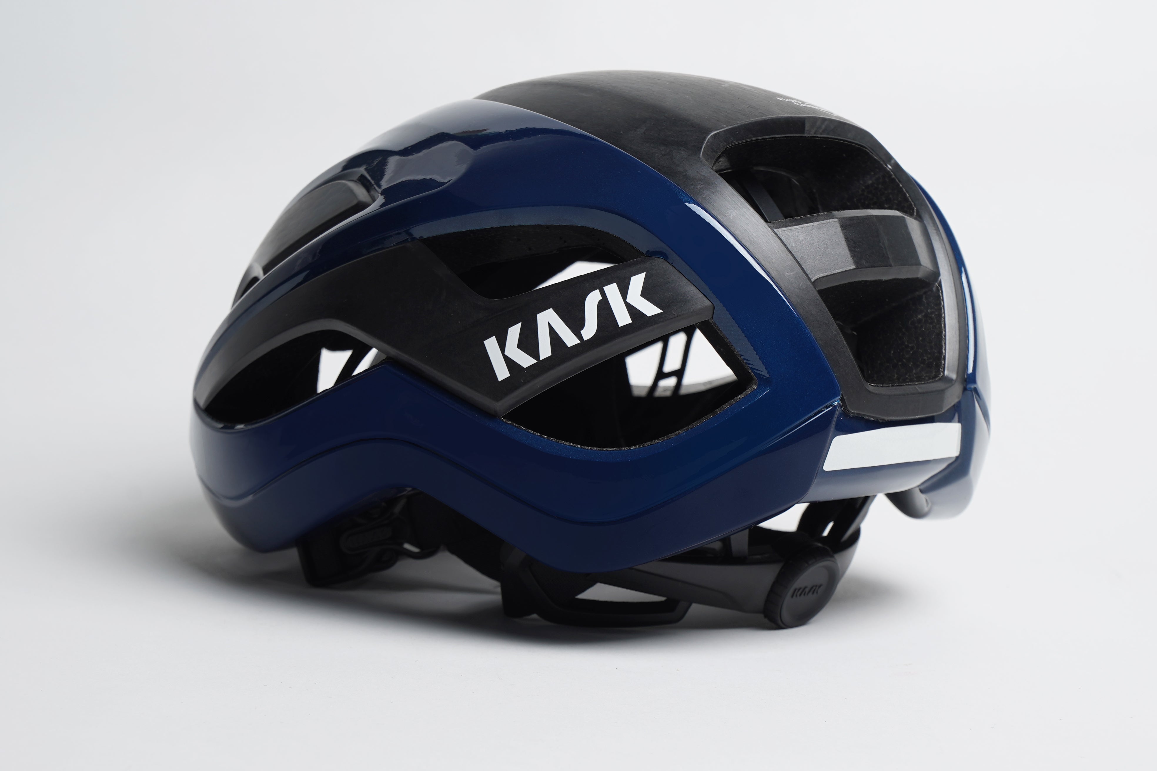 Pre Order Kask ELEMENTO Helmet – Treknology Bikes 3
