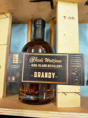 brandy-hand-labelled-at-king-island-distillery