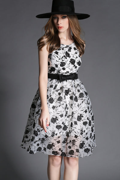 Floral Dress in Black and White – Lily & Co.