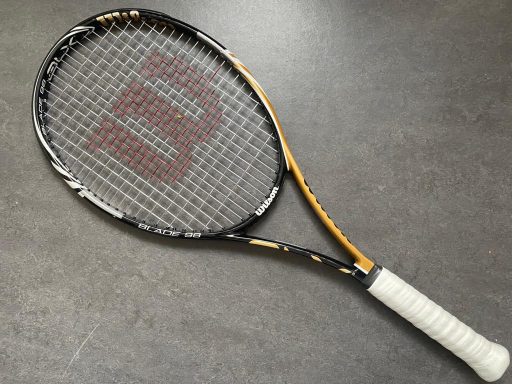Wilson Pro Stock BLX Blade 98 (18X20) – Pro Stock Tennis