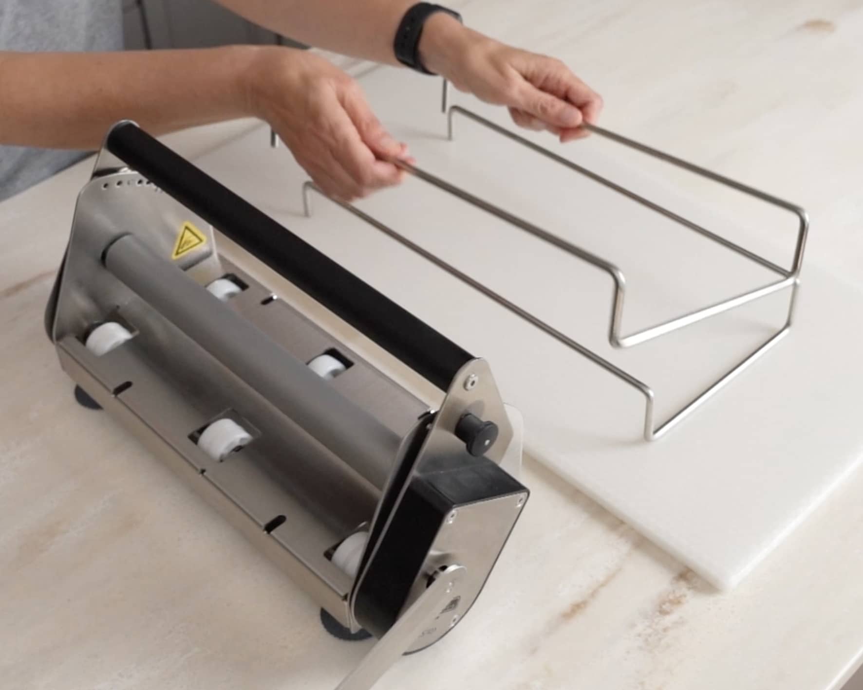 How to Use a Compact Tabletop Dough Sheeter 