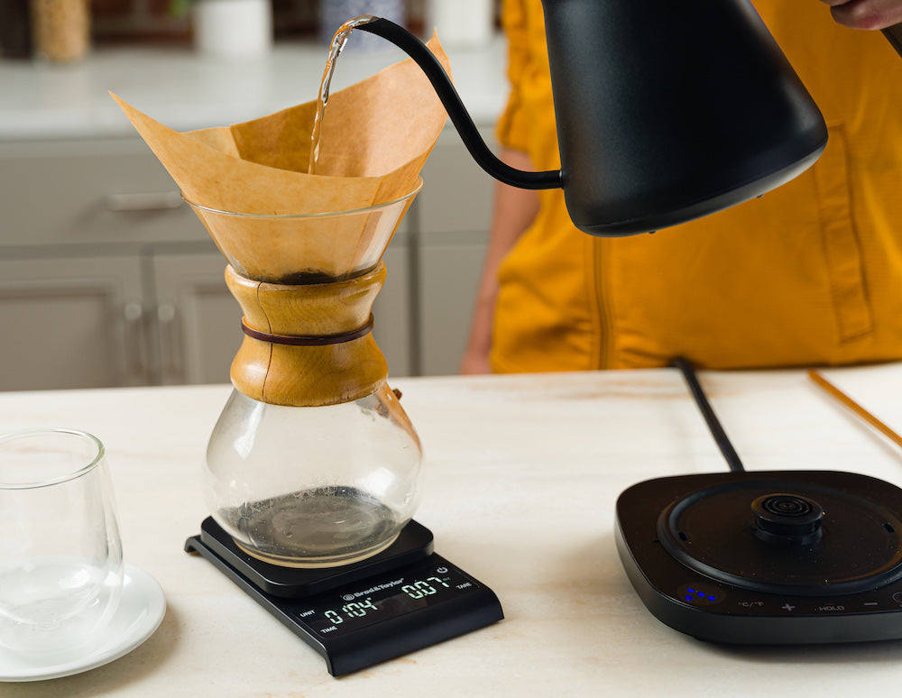 A simple, 0.1 gram accurate, compact coffee and food scale