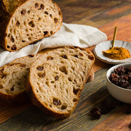 Tranches de pain aux raisins et à la cannelle