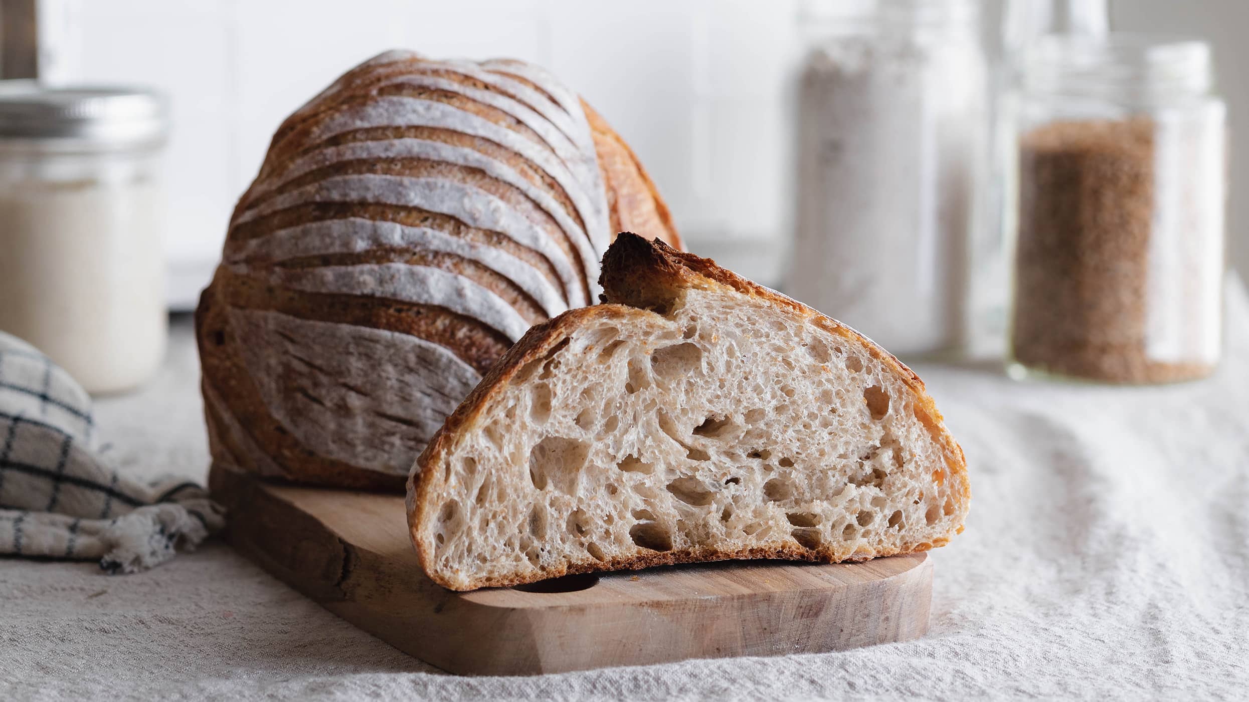 Miche de pain au levain entaillé