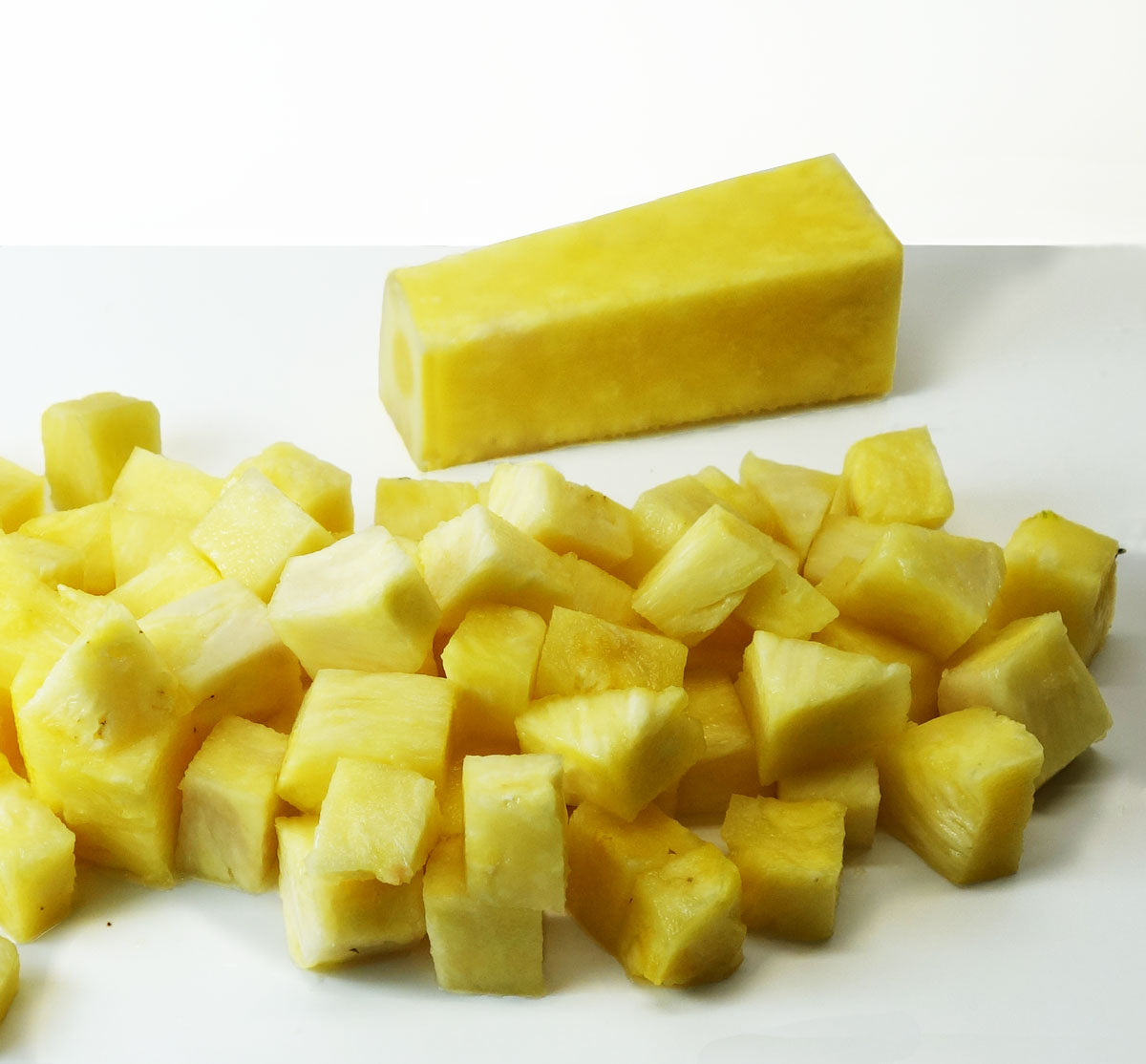 Cut the pineapple in cubes