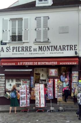 Magasin souvenirs de Paris Saint Pierre de Montmartre