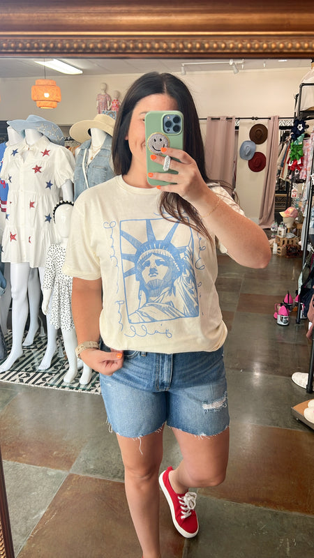 LADY LIBERTY GRAPHIC TEE