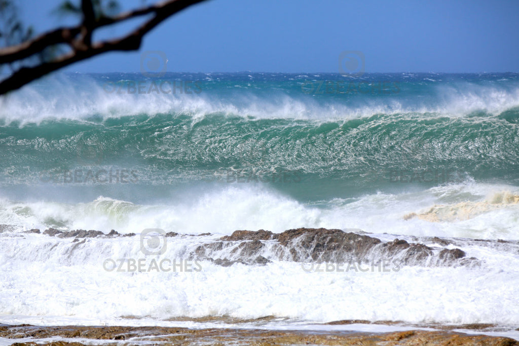 Snapper Rocks Cyclone Oma swell February 2019