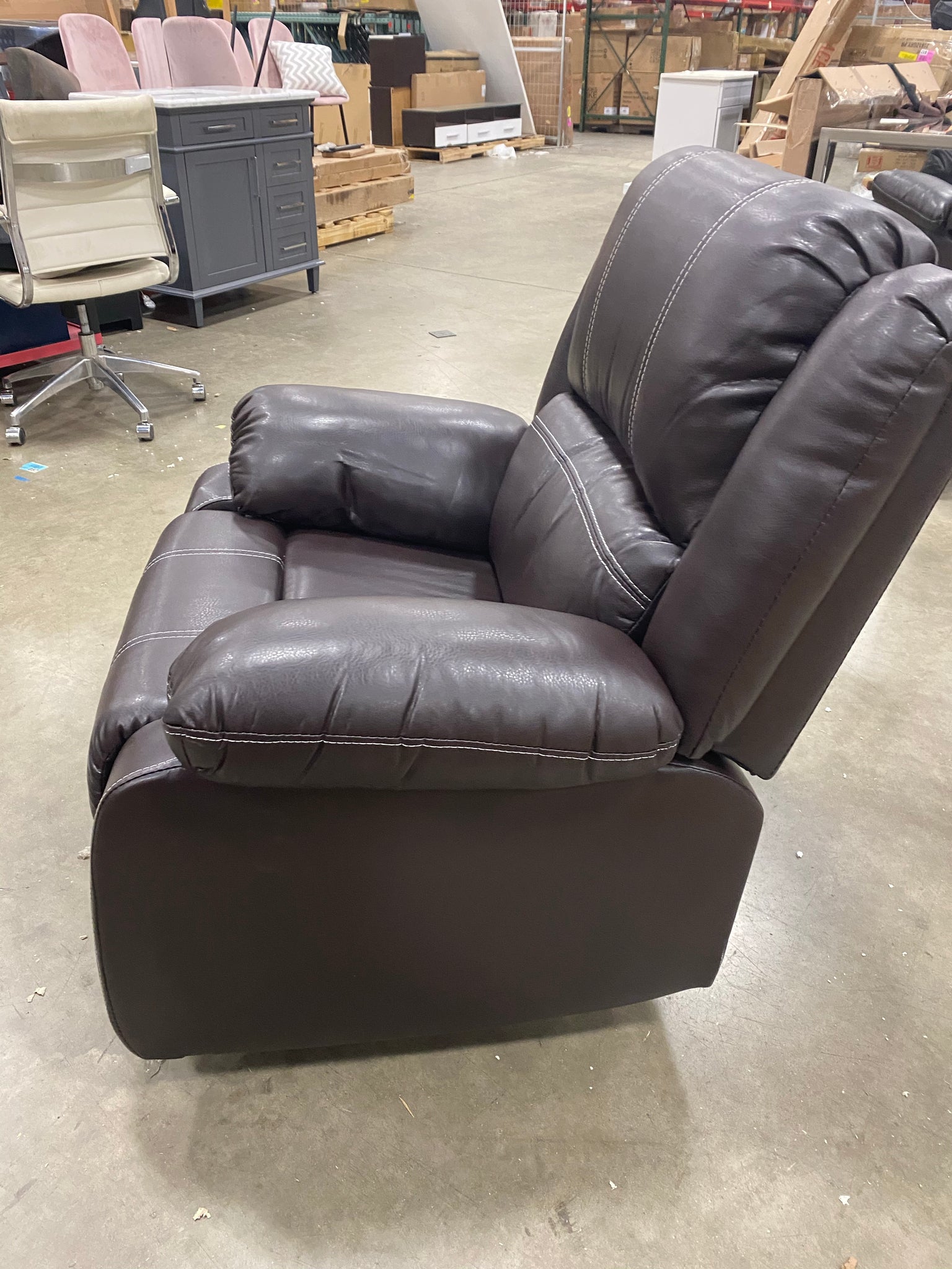 latitude run maddock manual rocker recliner