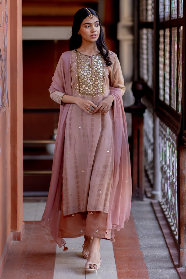 Aari Embroidery Suits - Buy Aari Work Suits | Hand Embroidered Suits –  EMBROIDERY