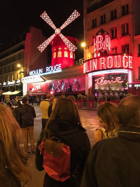 moulin-rouge-lighting-and-paris-nightlife-scene