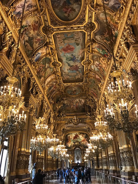 Opera-hall-way-lighting-elegant-and-traditional-from-franca