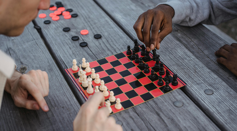 checker vs chess game