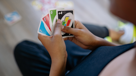 how to play uno cards
