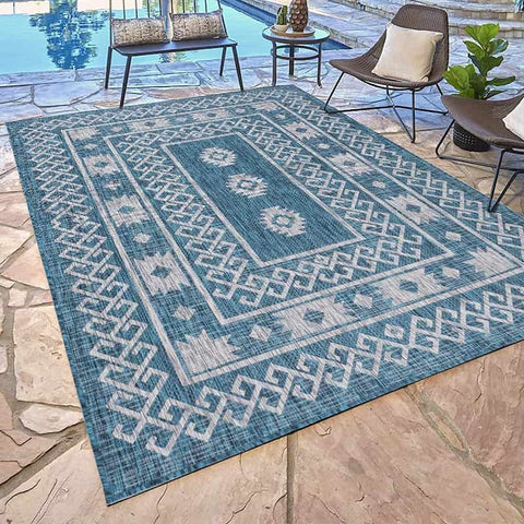 How to Place an Outdoor Rug