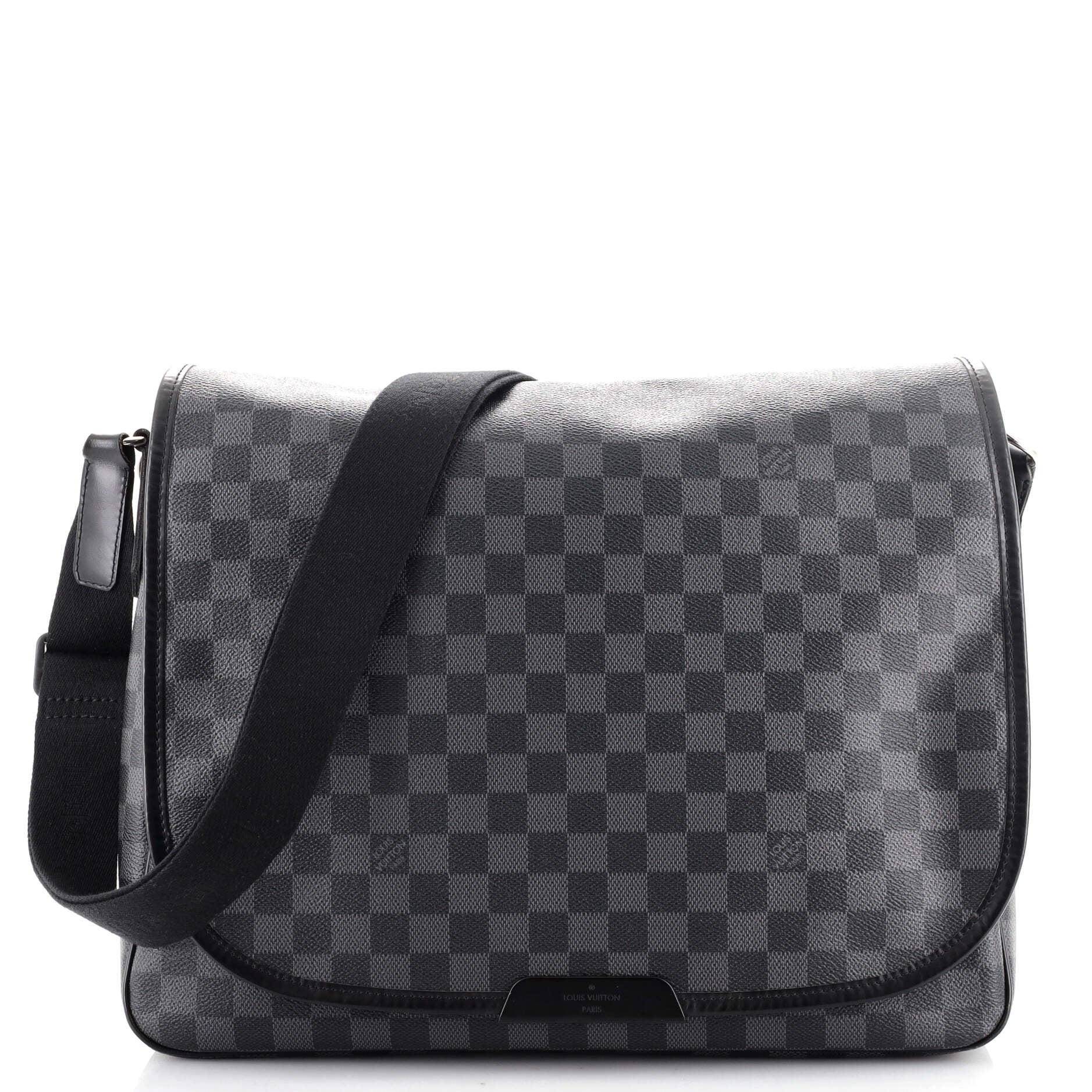 Damier Graphite Daniel GM Messenger Bag