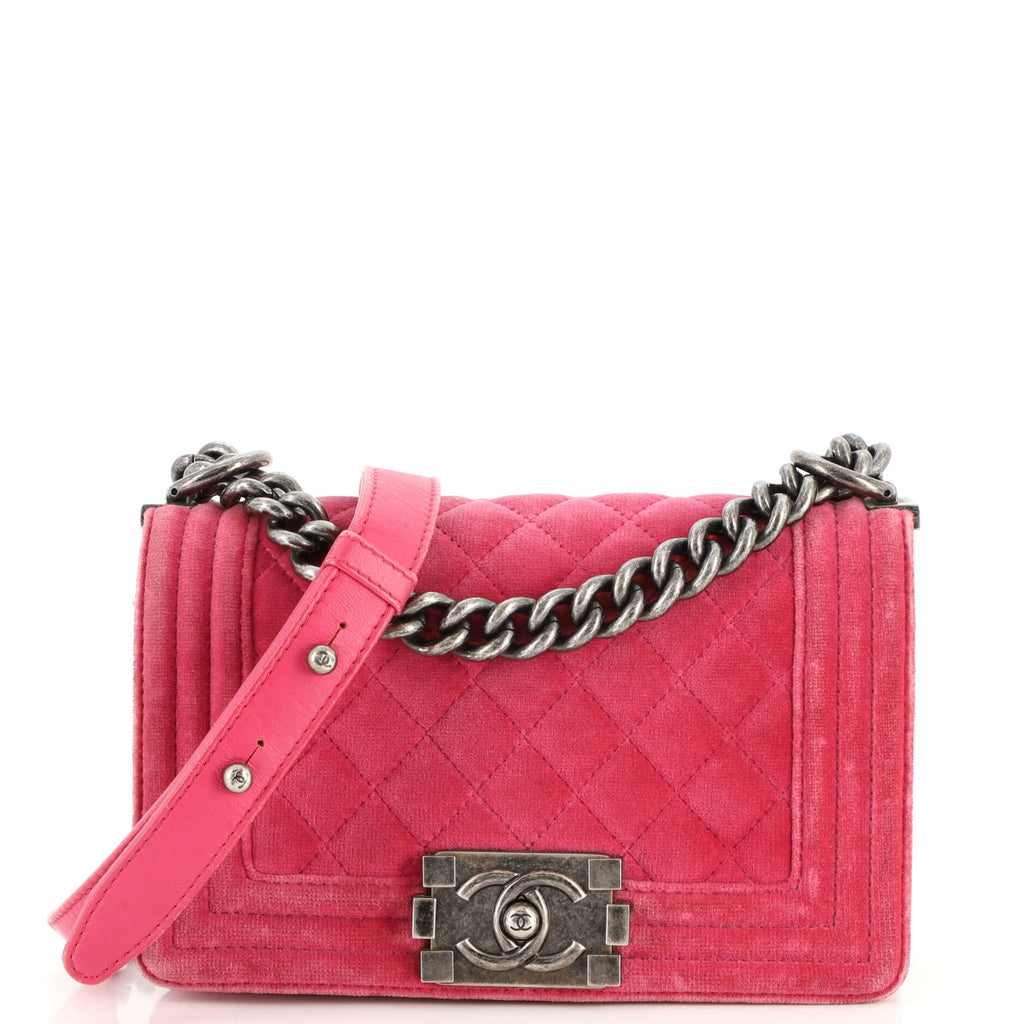 Timelessclassique velvet crossbody bag Chanel Pink in Velvet  23099766