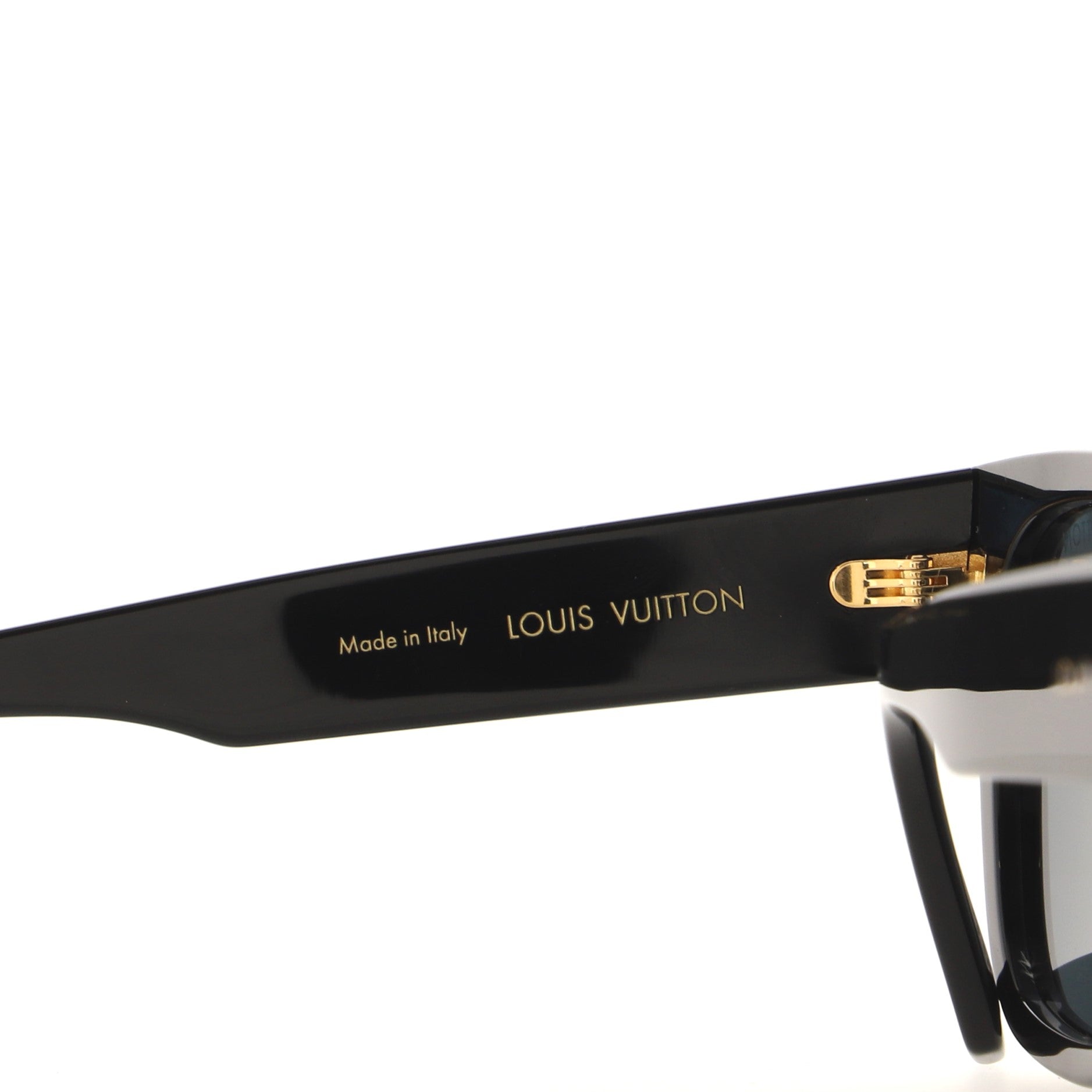 Louis Vuitton LV Escape Square Sunglasses Black Acetate. Size E